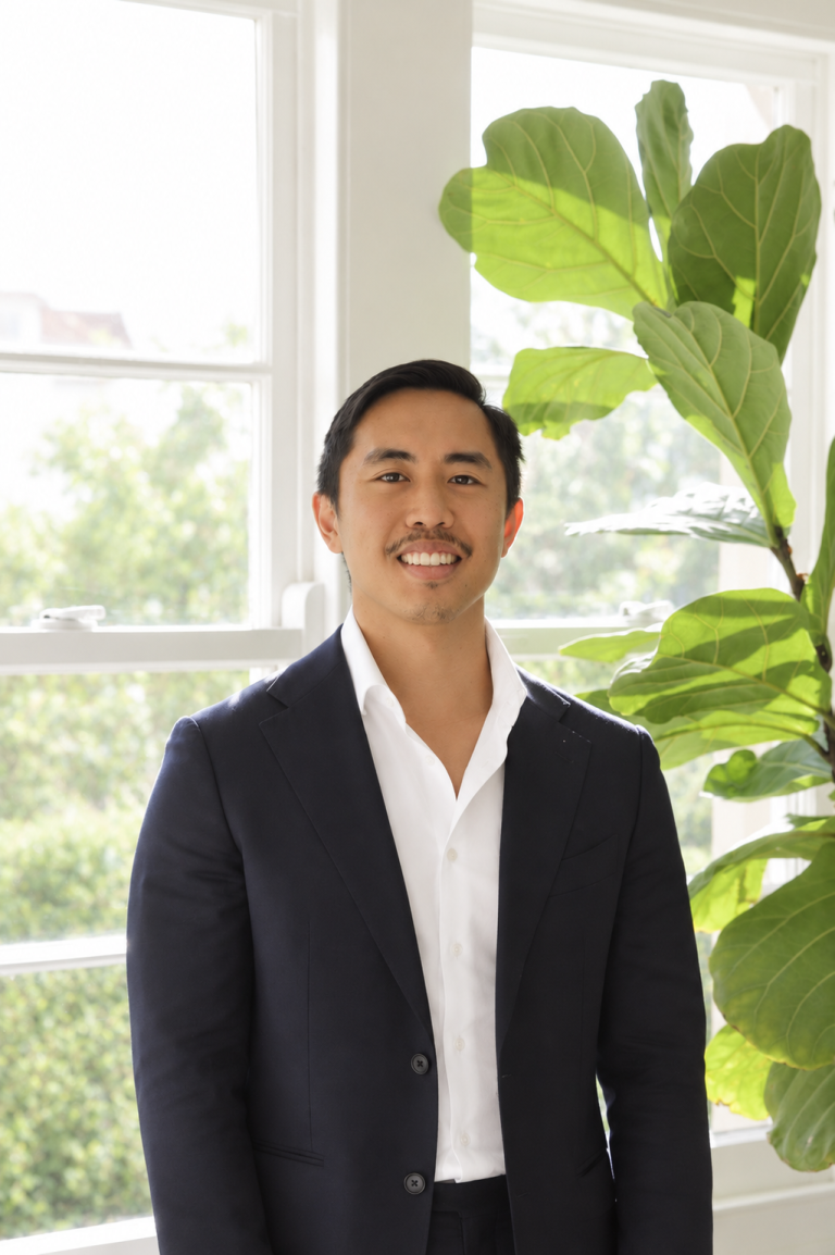 Dr Jacky Li, dentist